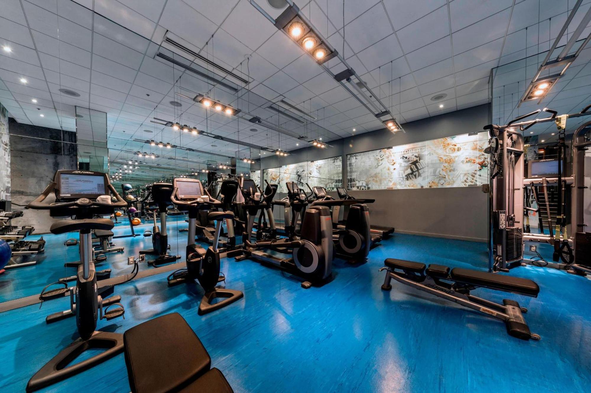 W Montreal Hotel Екстериор снимка
